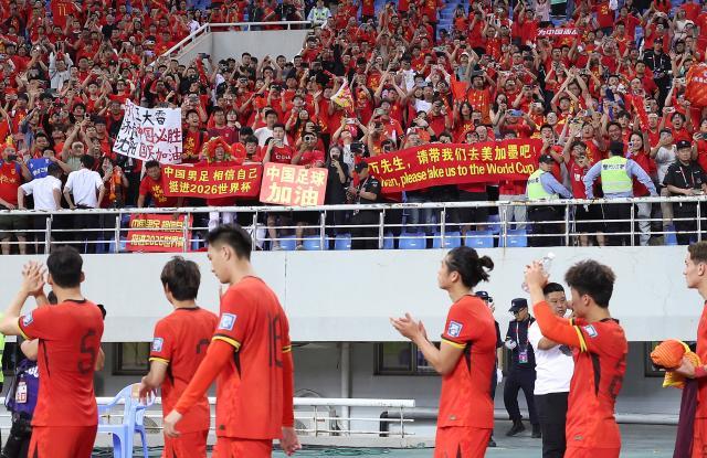 马德兴：国足战术完败别扭致死 别惦记美加墨了